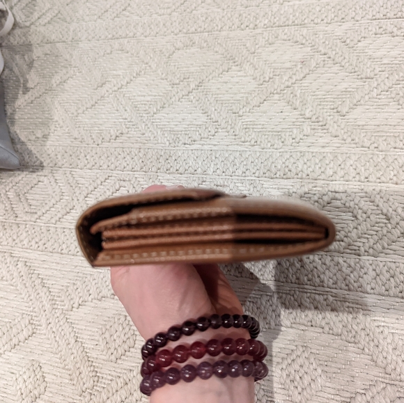 Luis Vuitton Epi Wallet - Picture 8 of 14